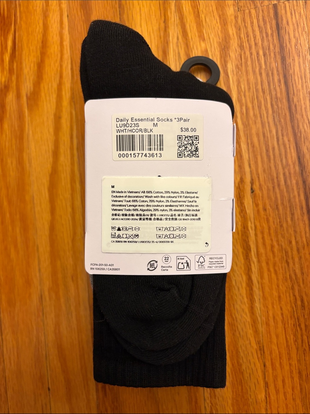 BNWT lululemon athletica White Daily Essential Crew Socks - 3 Pack - Picture 3 of 6